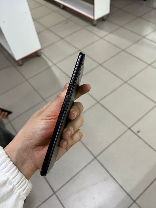 Galaxy z Flip 3 256gb 120000тг