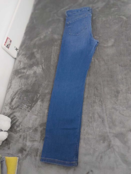 Blugi dama. Marimea 40