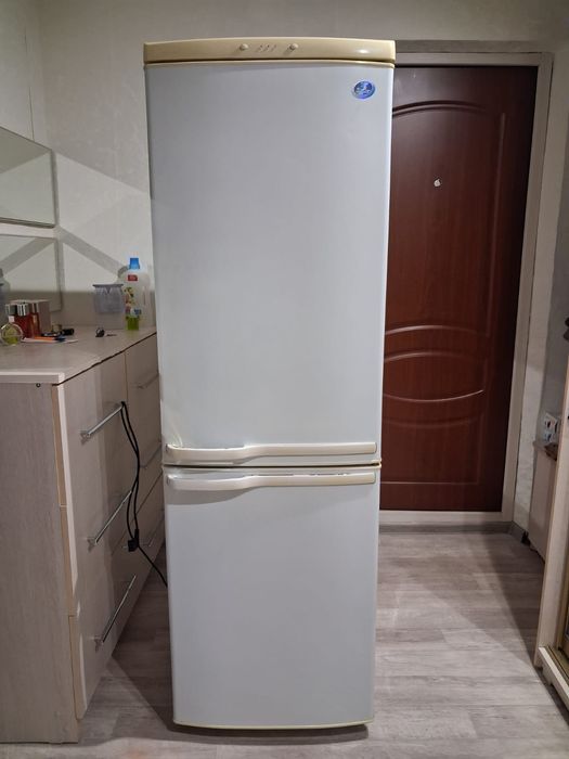 Продам холодильник
