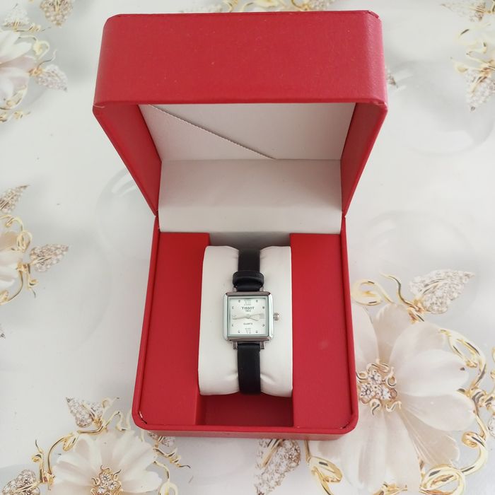 Наручные часы Tissot Quartz