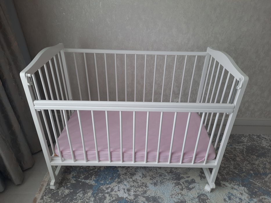 Продам детскую кроватку