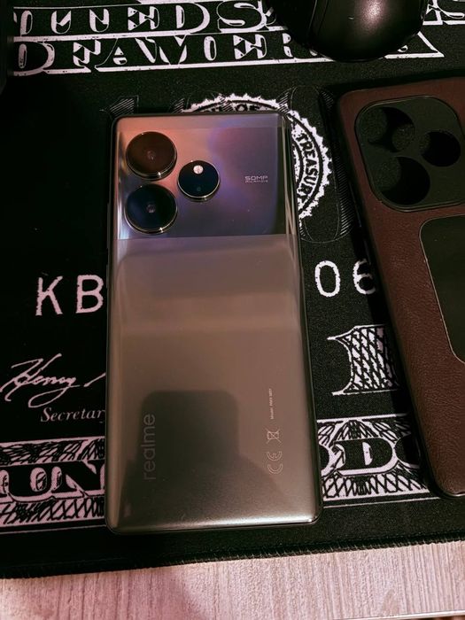 Realme GT 6 - 16/512