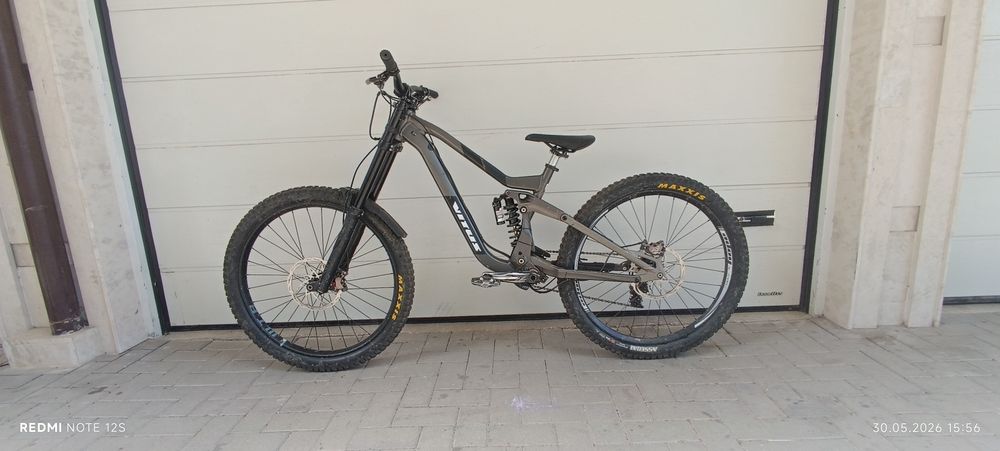 Продавам DH mountain bike Vitus Dominer