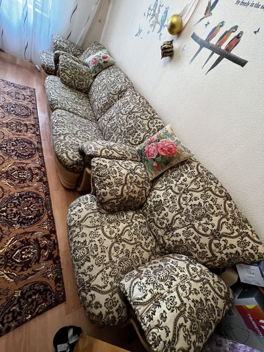 Диван и два кресла