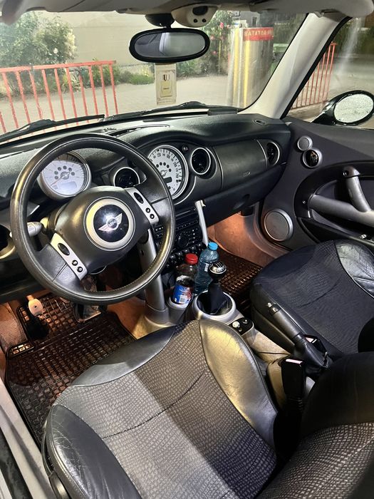 MINI One 2002 — imagine 3
