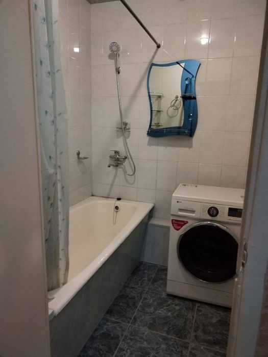 O'qiydigan ishlidigan qizlaga yaxshi sharoitli kvartira bor