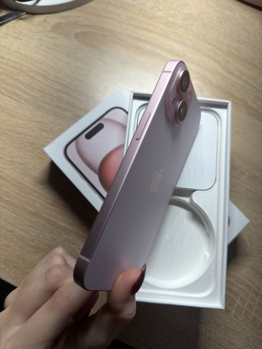 Iphone 15- розов