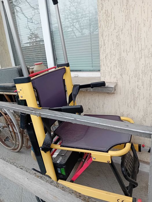 Система за изкачване на стълби