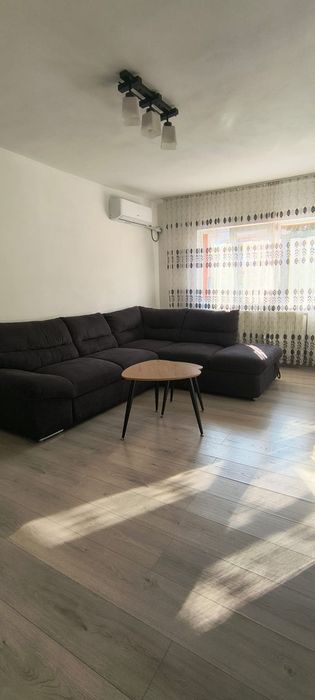 Inchiriez apartament 3 camere