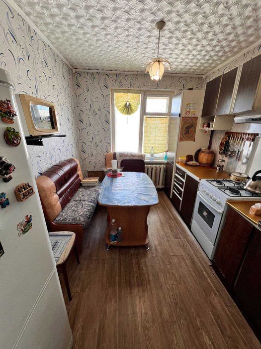 3-комнатная, р-н КСК, Киевская 22, 64м2