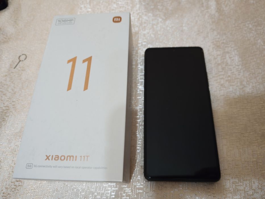 Продавам Xiaomi 11T Meteorite Gray 8GB RAM 256 GB ROM