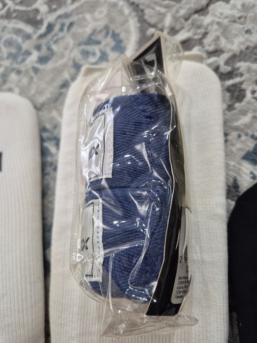 Продам шлем, перчатки, защиты для бокса