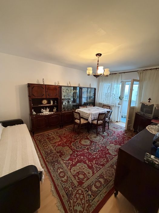 Apartament de inchiriat,2 camere vis-a-vis de Sala Polivalenta