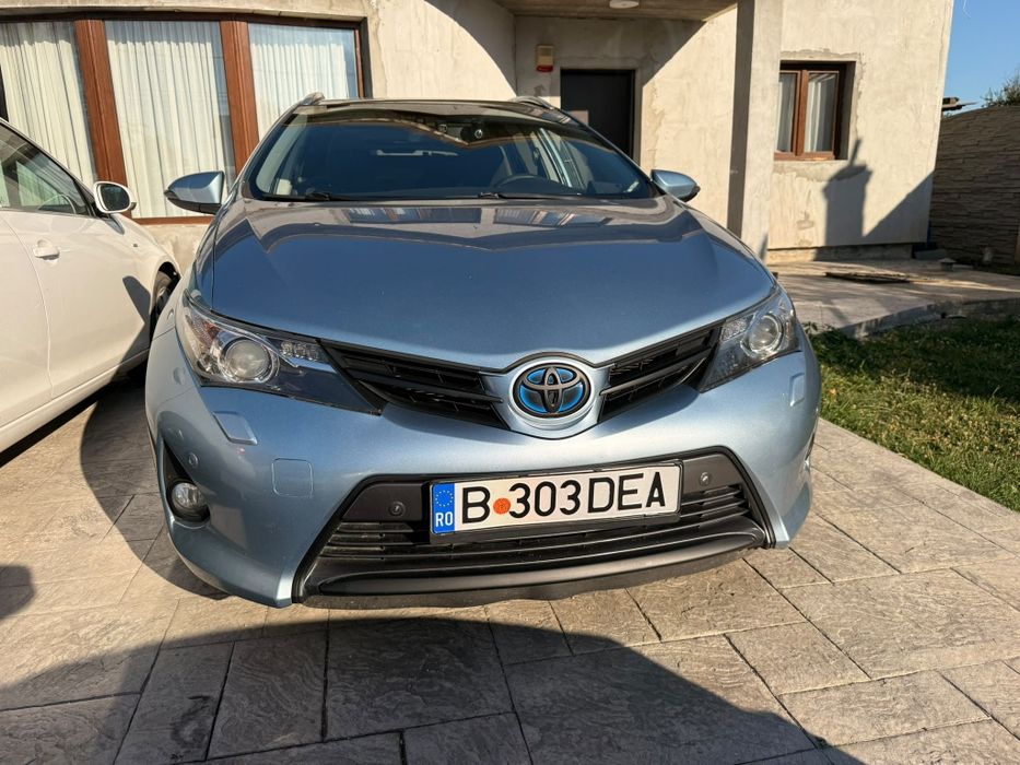 Toyota Auris hybrid 2014