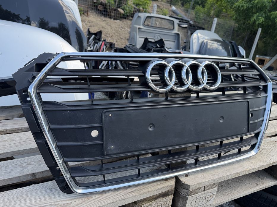 Решетка Audi A4 B9 2020 год.-