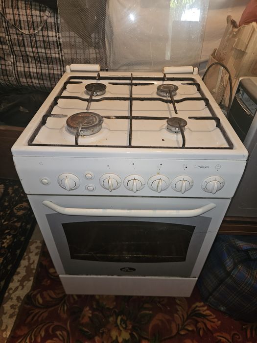 Продам газ плиту