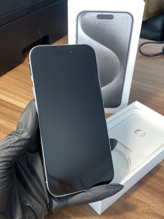 iPhone 15 Pro• 128 GB • White Titanium