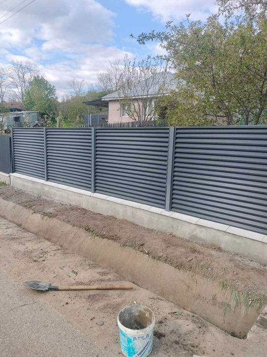 Garduri si porti stil jaluzea, sipca metalica, tabla cutata
