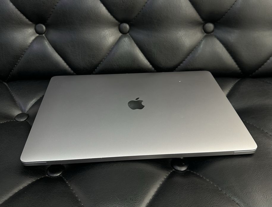 Apple MacBook Pro 2019 i7 16GB/512GB в хорошем состоянии