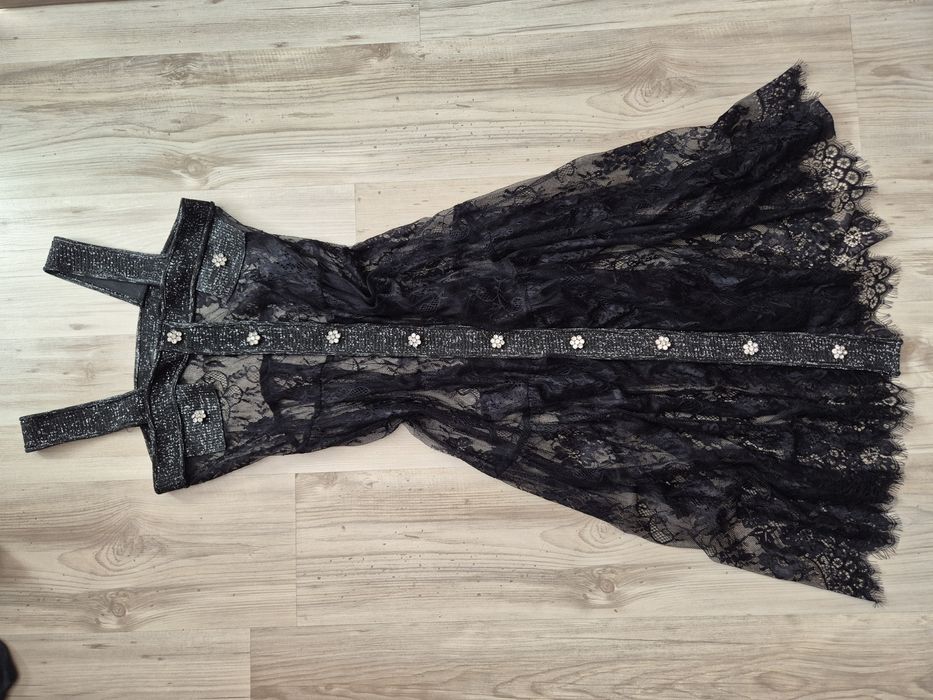 Дантелени рокли и тюлени пола по 20лв