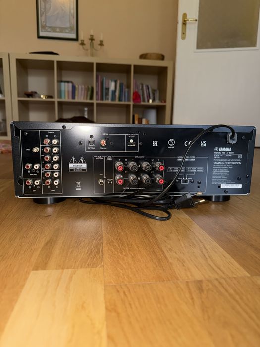 Усилвател Yamaha S301