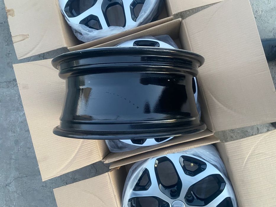 Продам Новые диски р16