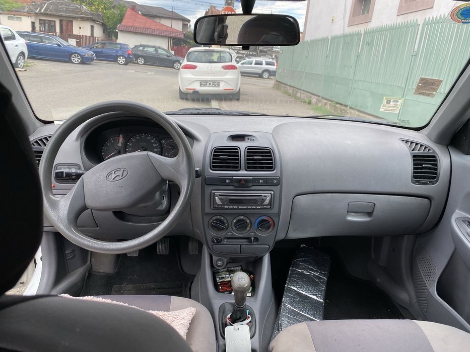 hyunday accent berlina