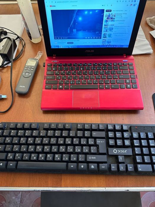 Asus net book 300 gb