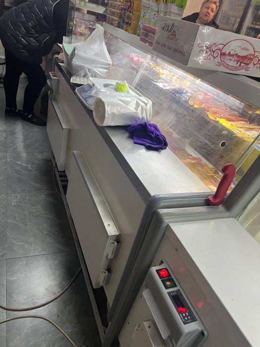 Витринный холодильник