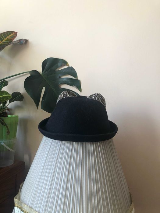 фетровая шляпа с ушками