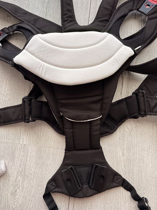 Marsupiu ergonomic Chicco You&Me negru