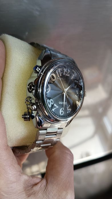 Часы наручные со встроенной видеокамерой. Новые