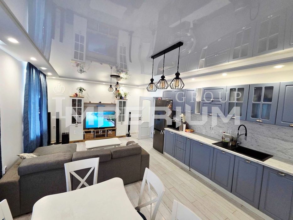 Дава се под наем Тристаен апартамент в Варна, Левски - 80 кв.м за 765 € - Снимка #2