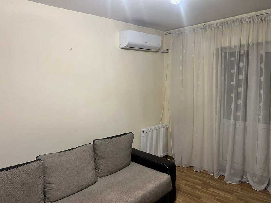 Inchiriez apartament