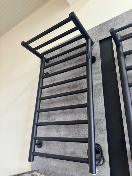 Полотенцесушитель сочень большой полочкой с гарантией от производителя