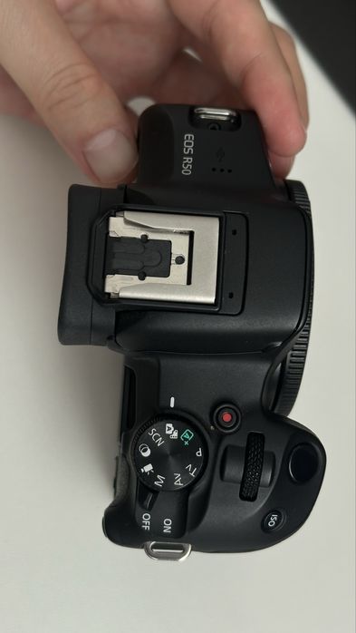 Продам Canon R50