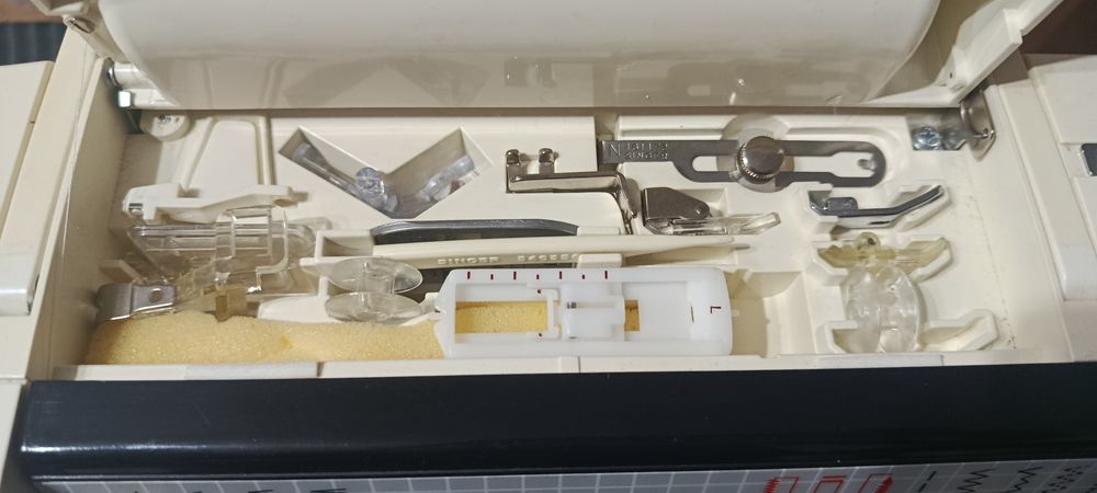 Mașina cusut Singer super elegance metal