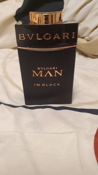 Vând parfum Bvlgari Man In Black Eau de Parfum apa parfum