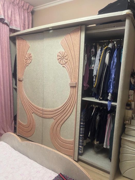 Продам два шелковых ковра