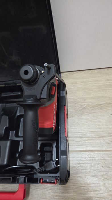Milwaukee Rotopercutor m12