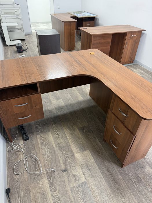 Продам офисную мебель