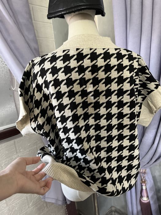 Жилет белый черный