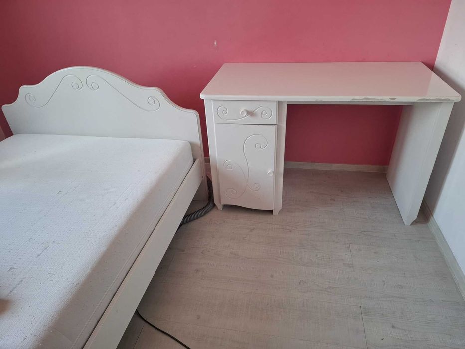 Mobila tineret ( fete)