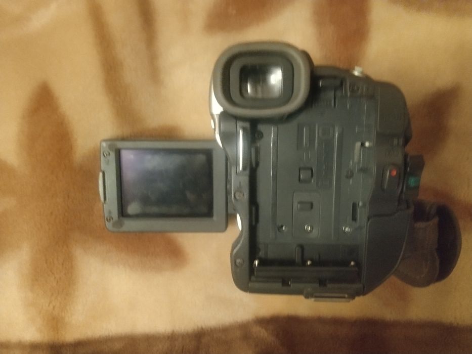 Sony DCR-TRV33E sotiladi