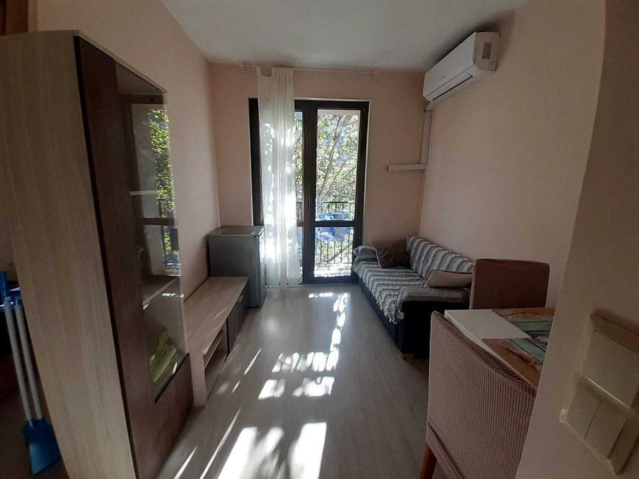 Гарсониера, Аспарухово над Лидъл