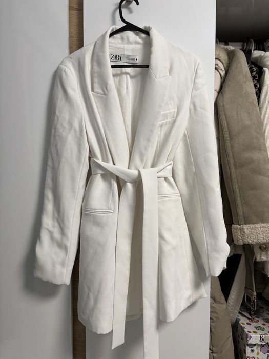 10€ на брой - сака, палта, якета на Zara и други