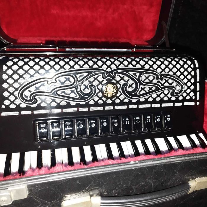VĪnd acordeon italian Guerrini sonola 120 basi impecabil, ca nou 2+2,