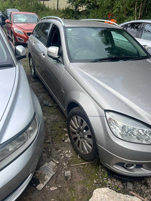 Dezmembrez Mercedes c-class combi 2.2cdi cod 646.811 cutie automată