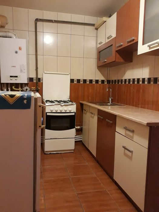 Ofer spre închiriere garsonieră cf 1 in tg jiu, zona 9 mai, lângă restaurantul Quatro stagioni — fotografia 3