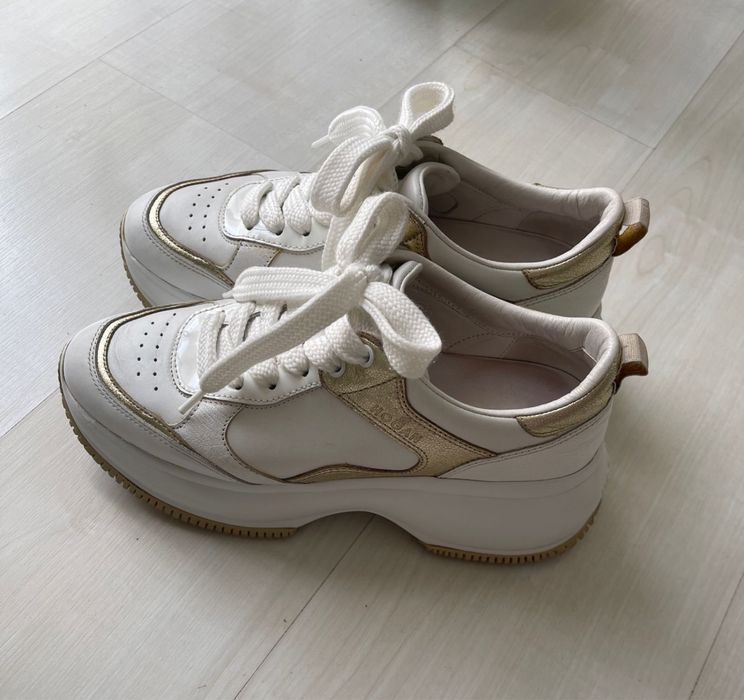 Кожаные кроссовки